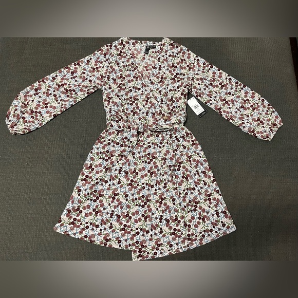 COPY - New Floral Volcom Dress XS - Picture 1 of 2